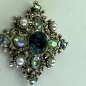 Large vintage Brooch Green Rhinestone Jewelry Faux pearl Brooch